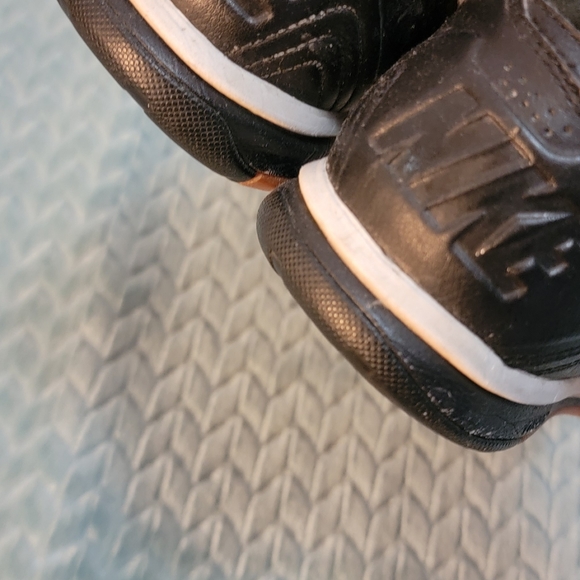 Ladies Sneakers - Picture 6 of 10